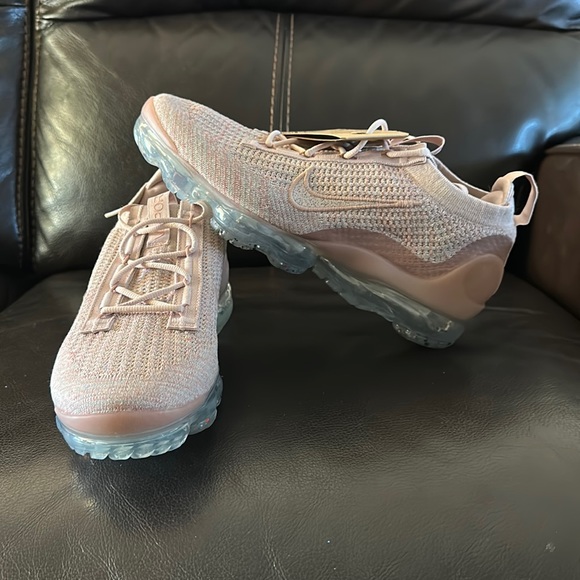 Nike Shoes - Nike Air Vapormax Flyknit